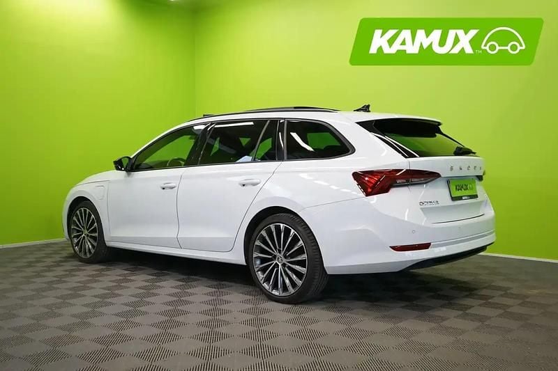 Käytetty Skoda Octavia Style 204 HP (150 kW) 2021 Valkoinen Farmari