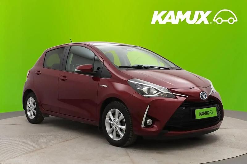 Punainen Käytetty 2019 Toyota Yaris Hybrid Active Sedan | 16 390 € (Perustarjous) - Kuva 1/4