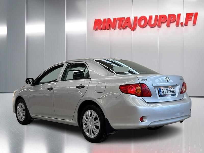 Käytetty Toyota Corolla Terra 101 HP (74 kW) 2010 Sedan