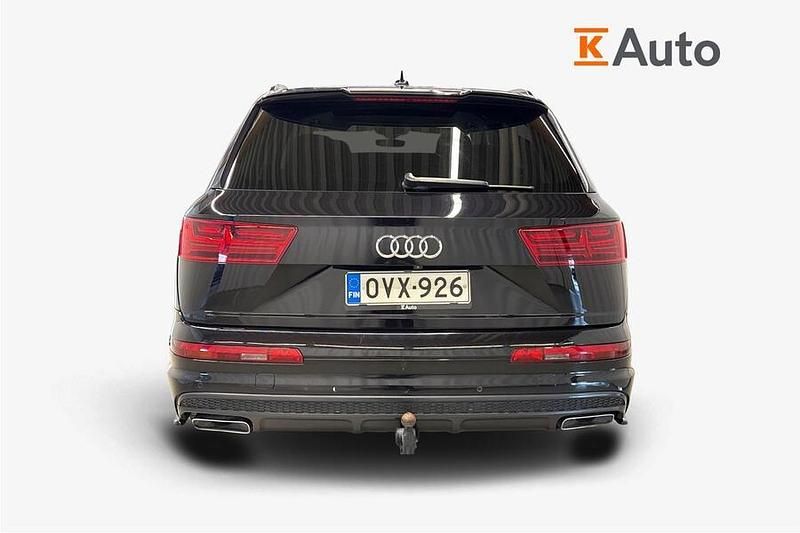 Käytetty Audi Q7 S-Line 272 HP (200 kW) 2015 Musta Katumaasturi