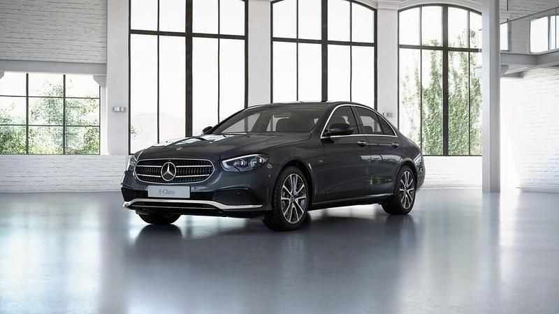 Harmaa Käytetty 2020 Mercedes E300 Avantgarde Sedan | 33 900 € (Perustarjous) - Kuva 1/4