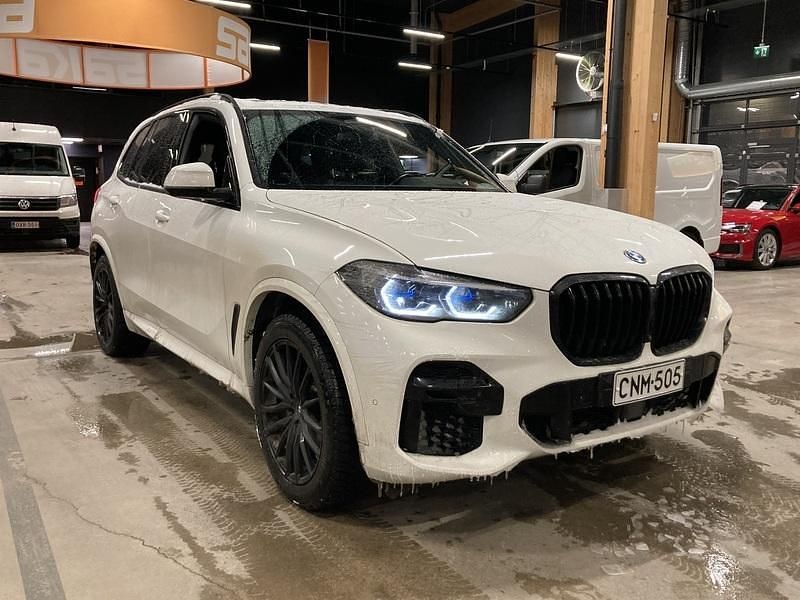 Käytetty 2022 BMW X5 M Sport Katumaasturi | 68 900 € - Kuva 1/4