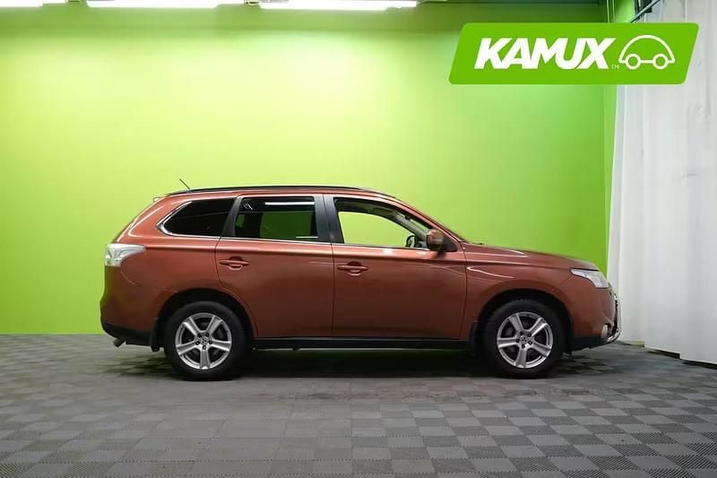 Käytetty Mitsubishi Outlander Plus 150 HP (110 kW) 2012 Oranssi Katumaasturi