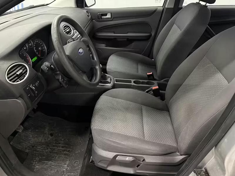 Käytetty Ford Focus 101 HP (74 kW) 2005 Sedan