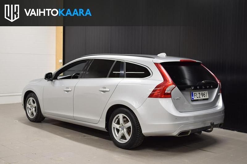 Käytetty Volvo V60 Business Edition 190 HP (139 kW) 2016 Farmari