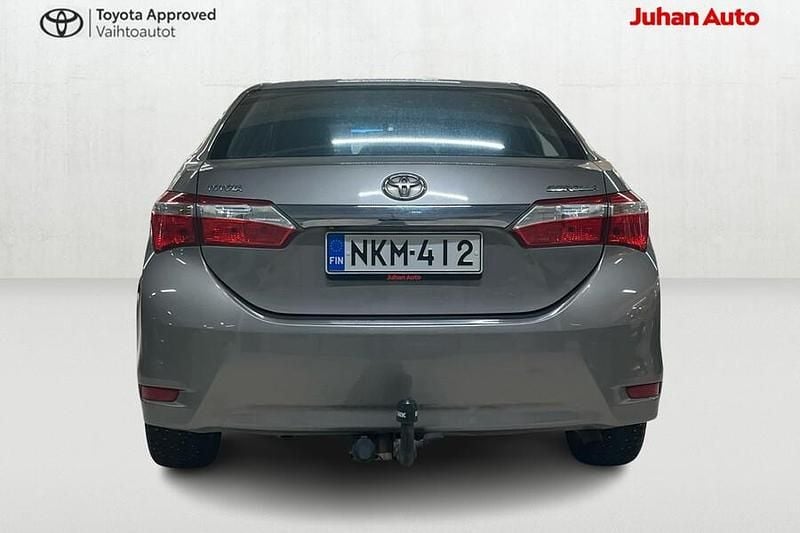 Käytetty Toyota Corolla Multidrive S 133 HP (97 kW) 2016 Ruskea (beige) Sedan