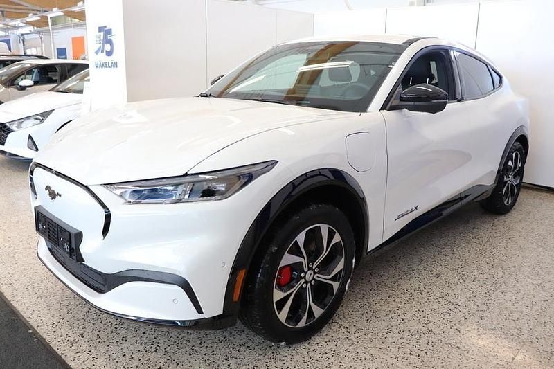 Käytetty Ford Mustang Mach-E Premium 197 kW (268 HP) 2023 Valkoinen Katumaasturi