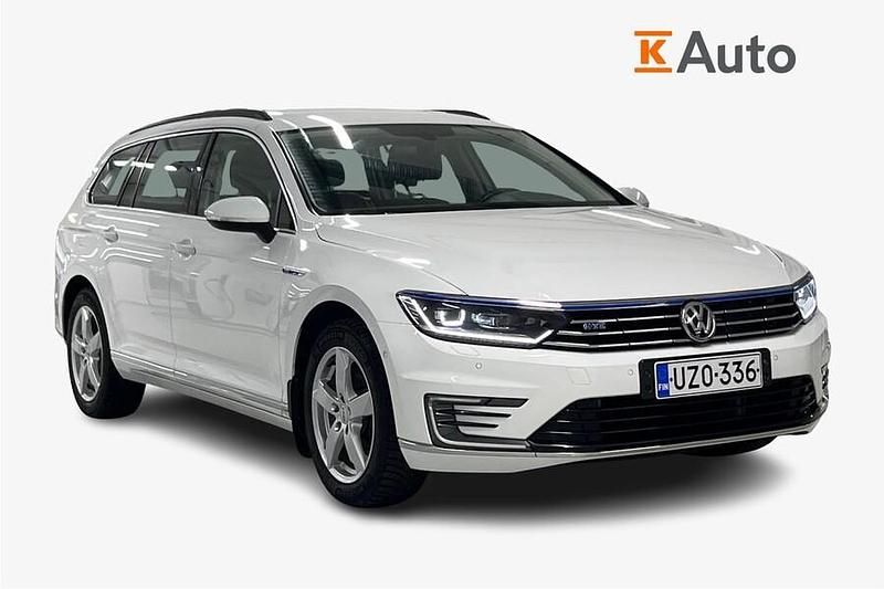 Valkoinen Käytetty 2018 VW Passat GTE Farmari | 18 390 € (Perustarjous) - Kuva 1/3