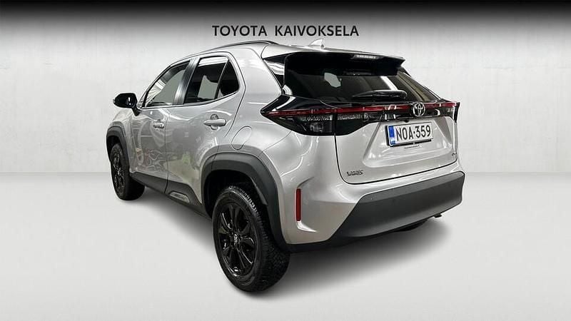 Käytetty Toyota Yaris Cross Plus 116 HP (85 kW) 2025 Hopea Katumaasturi