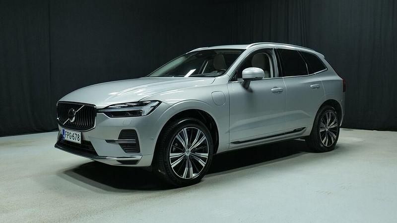 Harmaa Käytetty 2022 Volvo XC60 Ultimate Katumaasturi | 49 800 € (Perustarjous) - Kuva 1/3