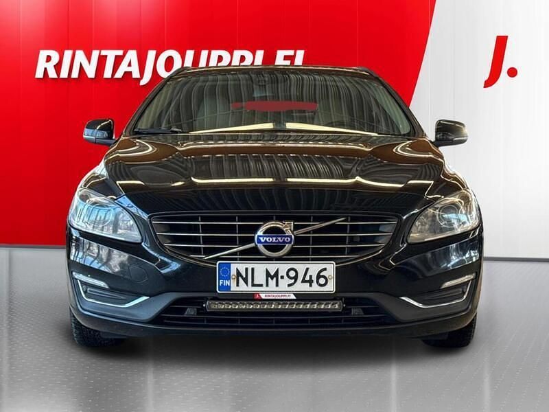 Käytetty Volvo V60 Business Edition 245 HP (180 kW) 2015 Musta Farmari
