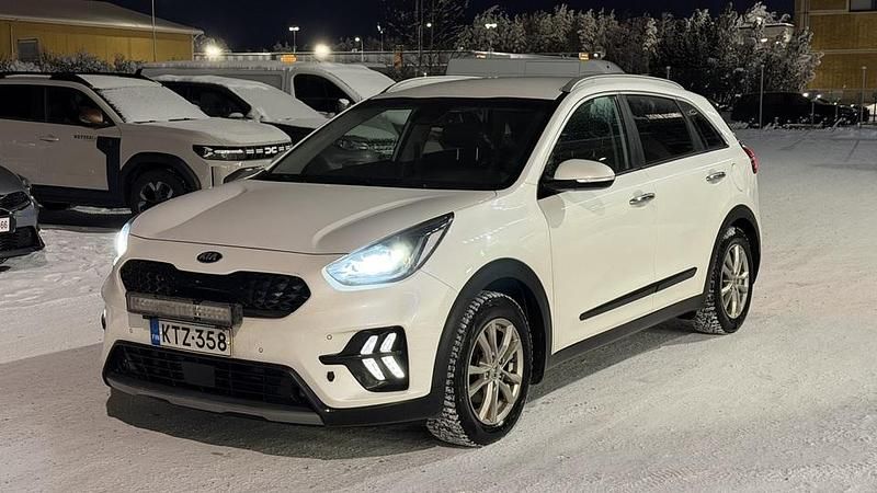 Käytetty Kia Niro Platinum 140 HP (102 kW) 2021 Valkoinen Katumaasturi