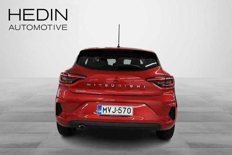 Käytetty Mitsubishi Colt Invite 91 HP (66 kW) 2025 Punainen Viistoperä