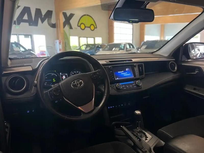 Käytetty Toyota RAV4 Hybrid Edition 155 HP (114 kW) 2018 Punainen Katumaasturi