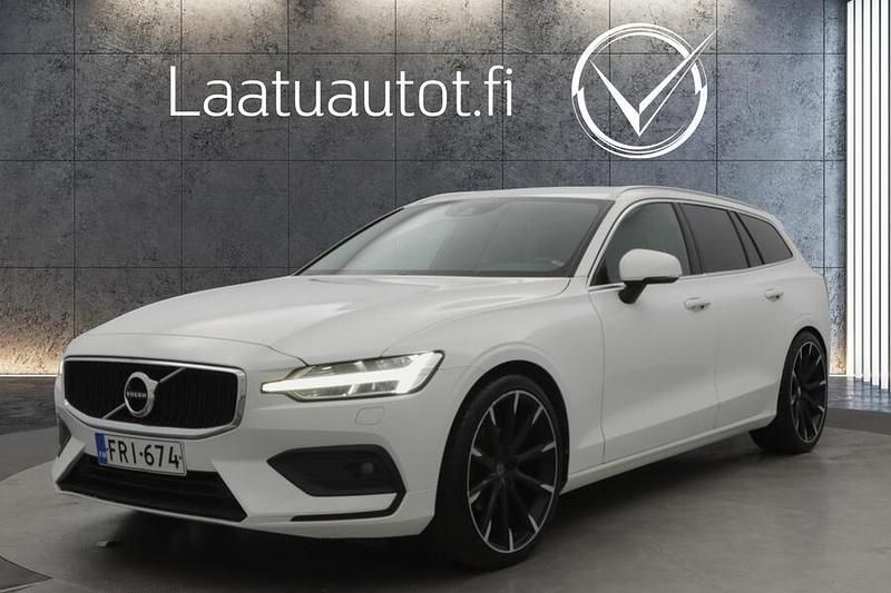 Käytetty Volvo V60 Momentum 150 HP (110 kW) 2019 Farmari