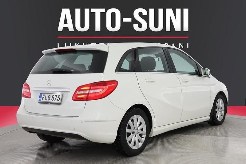 Käytetty Mercedes B180 Business 109 HP (80 kW) 2013 Tila-auto