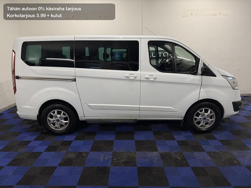 Käytetty Ford Tourneo 155 HP (114 kW) 2015 Tila-auto