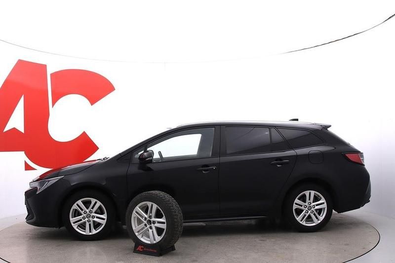 Käytetty Toyota Corolla Edition 116 HP (85 kW) 2019 Musta Farmari