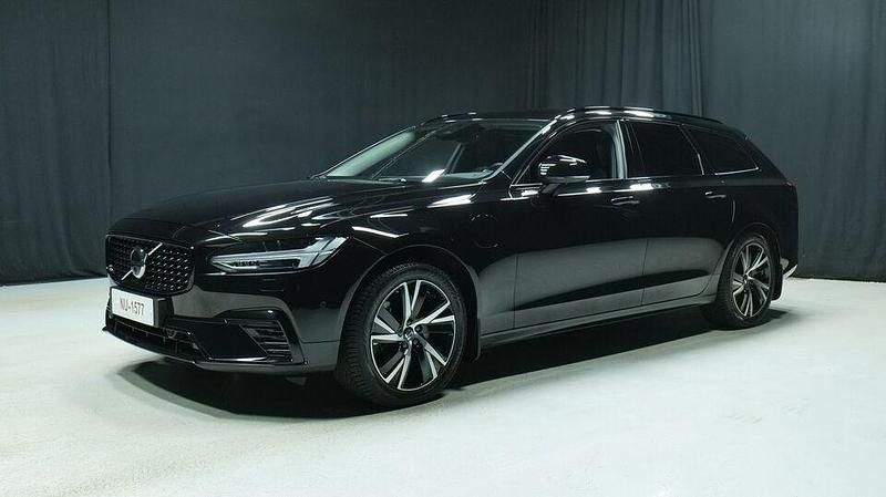Musta Käytetty 2025 Volvo V90 Plus Farmari | 50 200 € (Kallis) - Kuva 1/3