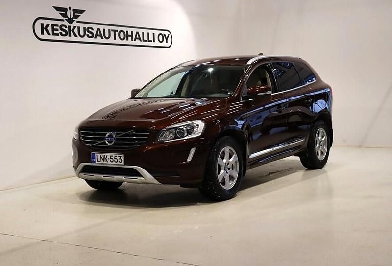Käytetty Volvo XC60 Summum 190 HP (139 kW) 2016 Punainen Katumaasturi