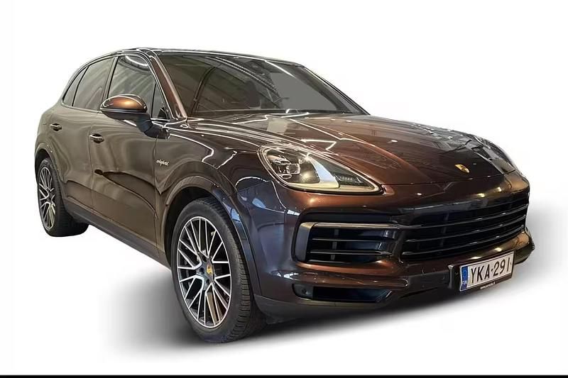 Musta Käytetty 2014 Porsche Cayenne Katumaasturi | 44 900 € (Kallis) - Kuva 1/4