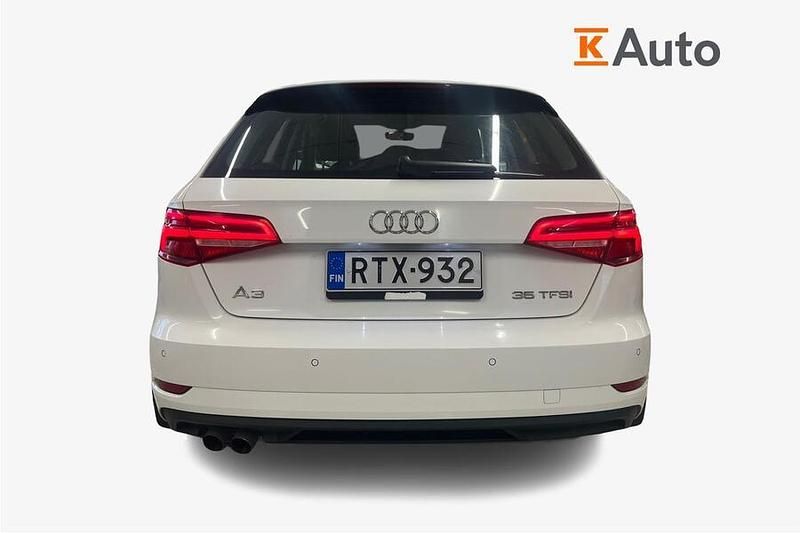 Käytetty Audi A3 Sportback Business 150 HP (110 kW) 2019 Valkoinen Viistoperä