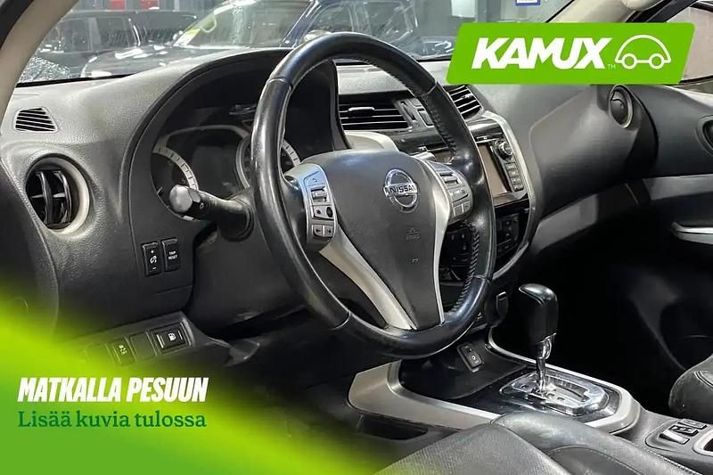 Käytetty Nissan Navara Tekna 190 HP (139 kW) 2017 Musta Nouto