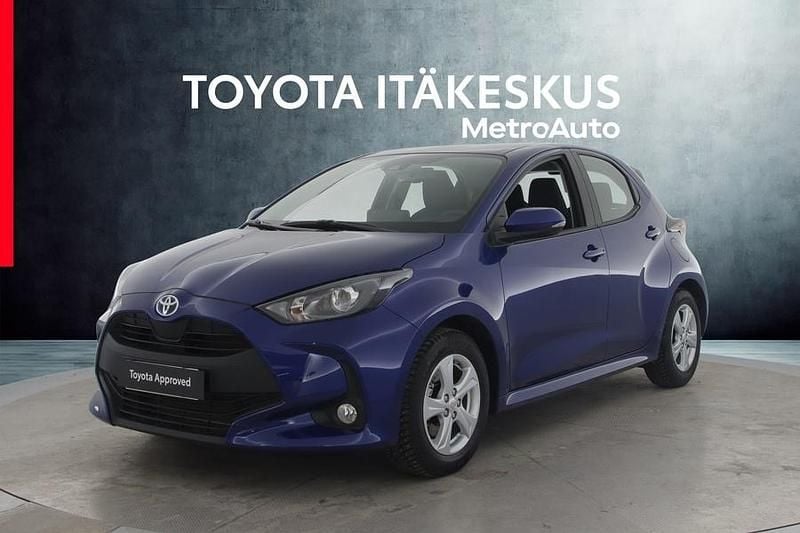 Käytetty Toyota Yaris Hybrid Active 116 HP (85 kW) 2024 Sininen Viistoperä
