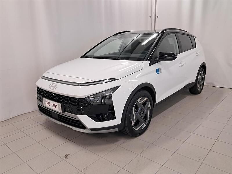Valkoinen Uusi 2025 Hyundai Bayon Comfort Katumaasturi | 28 600 € (Perustarjous) - Kuva 1/4