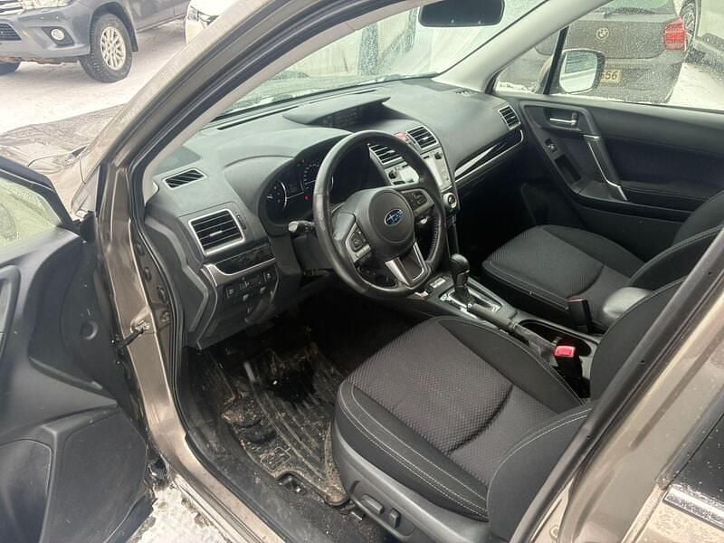 Käytetty Subaru Forester 150 HP (110 kW) 2017 Katumaasturi