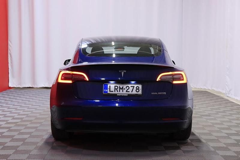 Käytetty Tesla Model 3 Performance 461 kW (627 HP) 2022 Sedan
