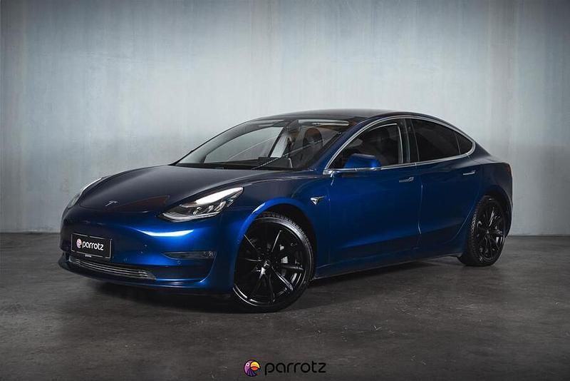Käytetty Tesla Model 3 324 kW (441 HP) 2019 Sedan