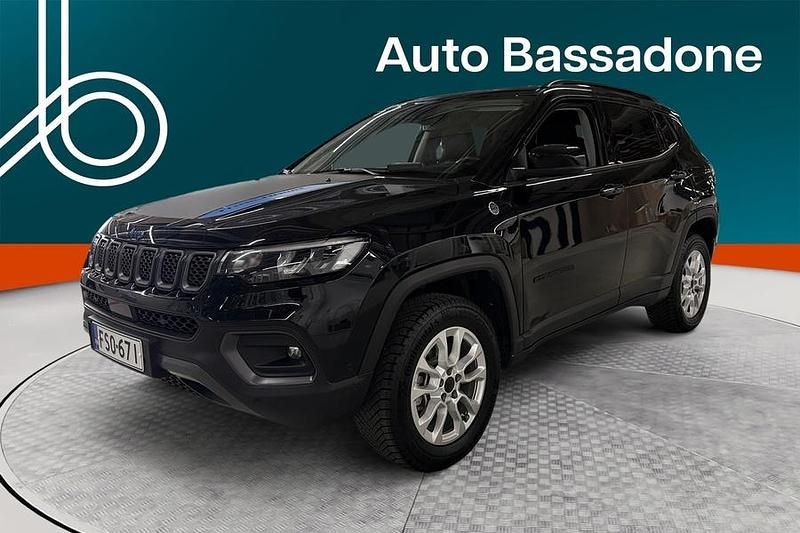 Käytetty 2024 Jeep Compass Trailhawk Katumaasturi | 34 880 € (Kallis) - Kuva 1/4