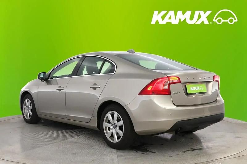Käytetty Volvo S60 Business Edition 163 HP (119 kW) 2011 Hopea / harmaa Sedan