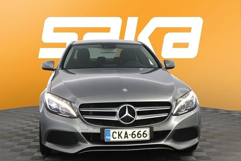 Käytetty Mercedes A180 Business 156 HP (114 kW) 2016 Sedan