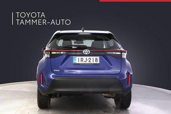 Käytetty Toyota Yaris Cross Active 114 HP (83 kW) 2023 8w7 / 10 Katumaasturi
