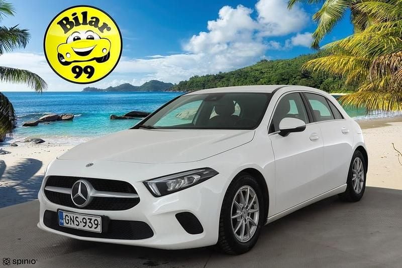 Käytetty Mercedes A180 Business 136 HP (100 kW) 2020 Viistoperä