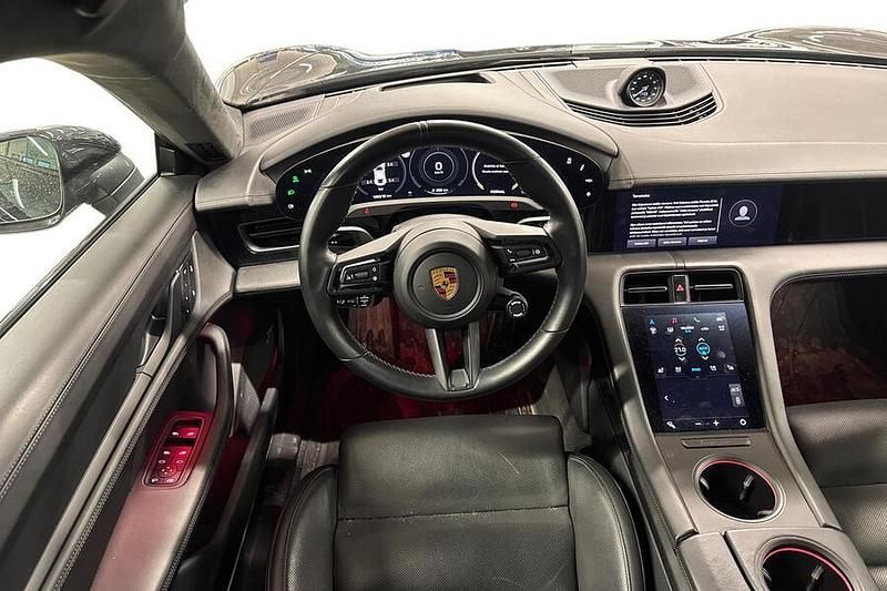 Käytetty Porsche Taycan Turbo 493 kW (671 HP) 2022 Musta Sedan