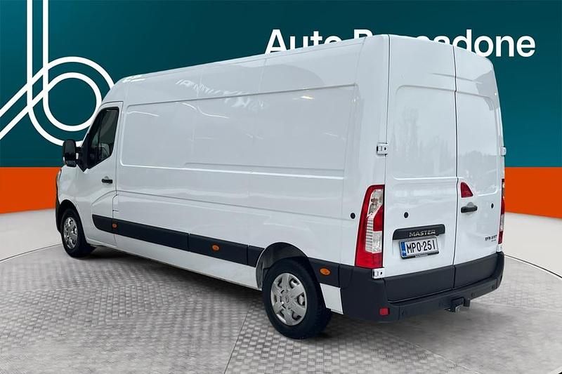 Käytetty Renault Master 150 HP (110 kW) 2024 Van