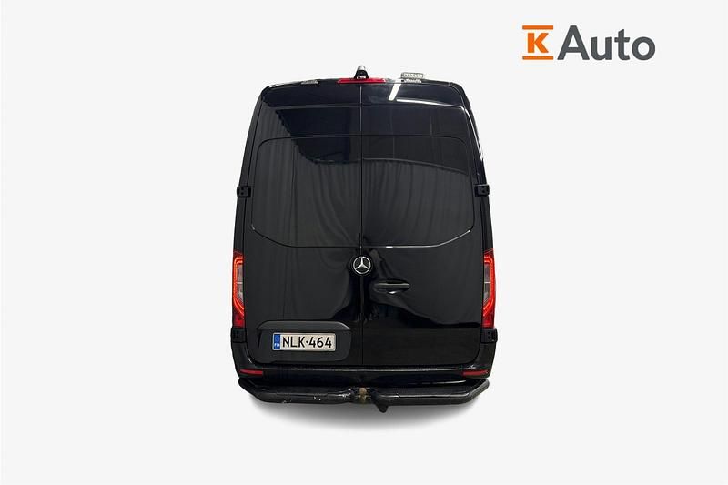 Käytetty Mercedes Sprinter 188 HP (138 kW) 2018 Met. musta Van