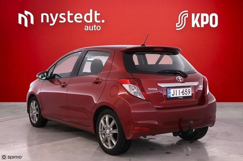 Käytetty Toyota Yaris Style 99 HP (72 kW) 2013 Viistoperä