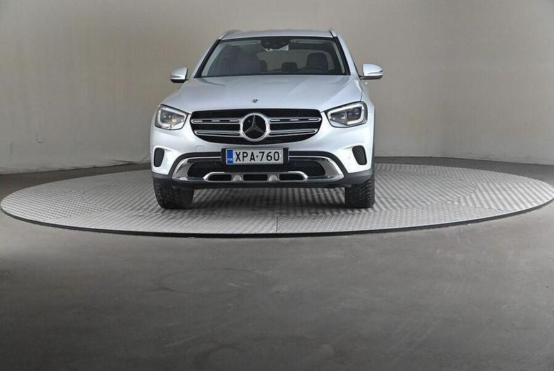 Käytetty Mercedes GLC300e Business 320 HP (235 kW) 2020 Katumaasturi