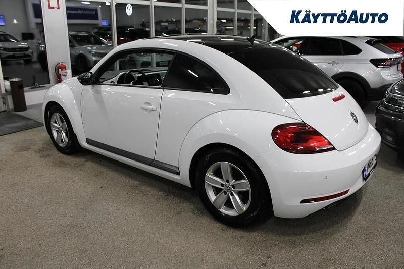 Käytetty VW Beetle Style 105 HP (77 kW) 2017 Valkoinen Viistoperä