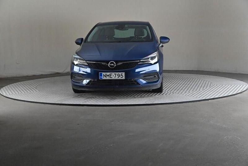 Käytetty Opel Astra Innovation 146 HP (107 kW) 2021 Viistoperä