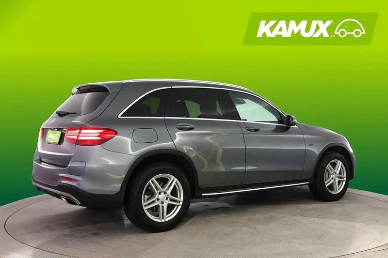Käytetty Mercedes GLC350 Business 211 HP (155 kW) 2018 Hopea / harmaa Katumaasturi