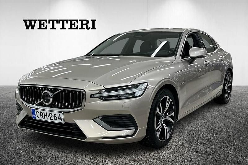 Ruskea Käytetty 2023 Volvo S60 Performance Sedan | 43 900 € (Perustarjous) - Kuva 1/3