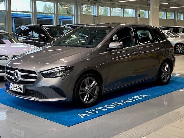 Harmaa Käytetty 2019 Mercedes B180 Style Tila-auto | 14 900 € (Perustarjous) - Kuva 1/4