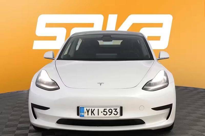 Käytetty Tesla Model 3 Standard Range Plus 239 kW (325 HP) 2020 Sedan