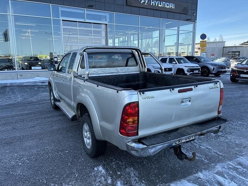 Käytetty Toyota HiLux 102 HP (75 kW) 2006 Nouto