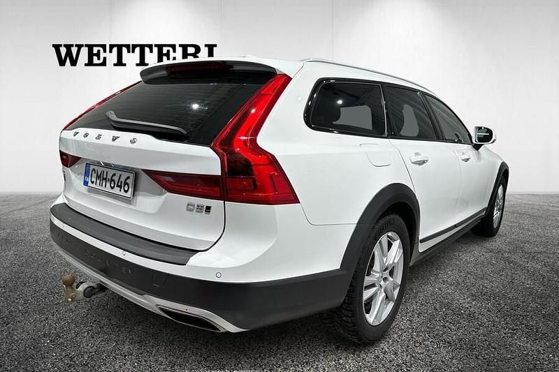 Käytetty Volvo V90 CC Business Edition 235 HP (172 kW) 2019 Valkoinen Farmari